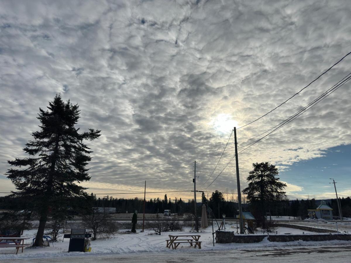 Town And Country Motel Nipigon Exterior photo