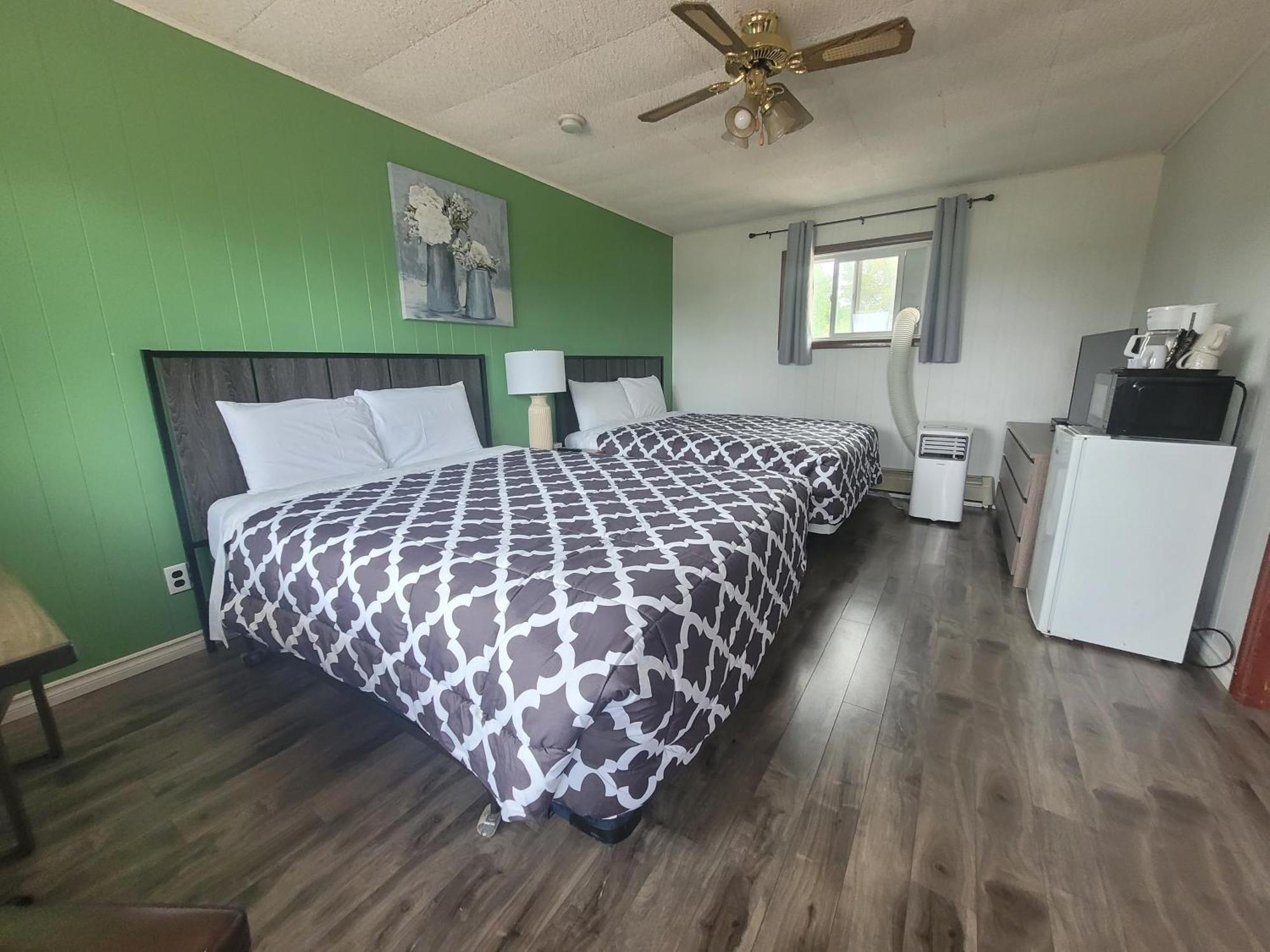 Town And Country Motel Nipigon Exterior photo